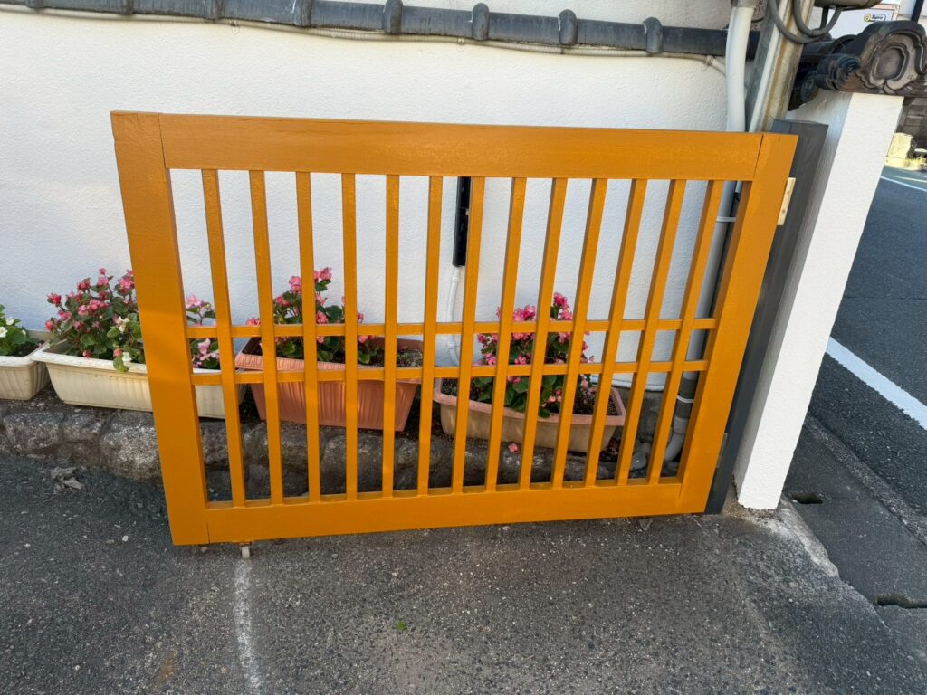 久留米市　Z様邸　木扉塗装　完工1